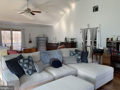 6 Kari Ct, Jackson Twp NJ 08527-1377 exterior