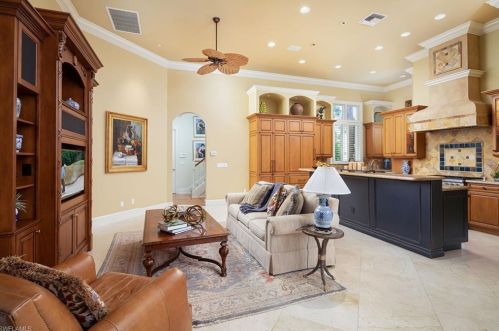 2943 Bellflower Ln, Naples FL 34105-3005 exterior