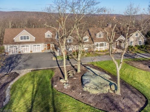 752 Ridge Road Ter, Kinnelon NJ  07405-2132 exterior