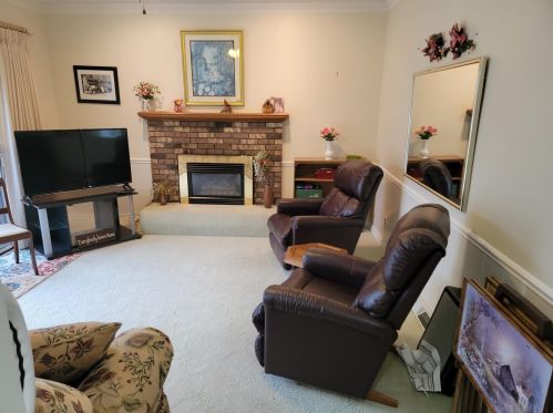 3304 Glenside Blvd, Meskegon MI 49441-6206 exterior