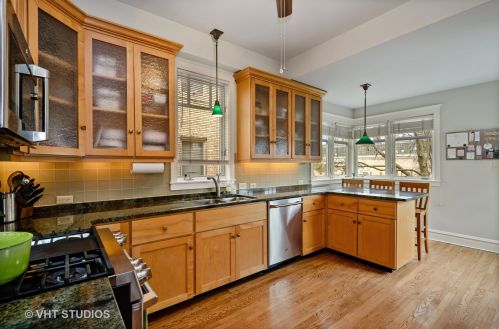 5321 Magnolia Ave, Chicago IL 60640-2205 exterior