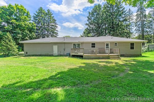 5807 124th Ave, Fennville MI  49408-9468 exterior