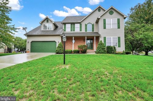 1 Hickory Ln, Littlestown, PA 17340-9173