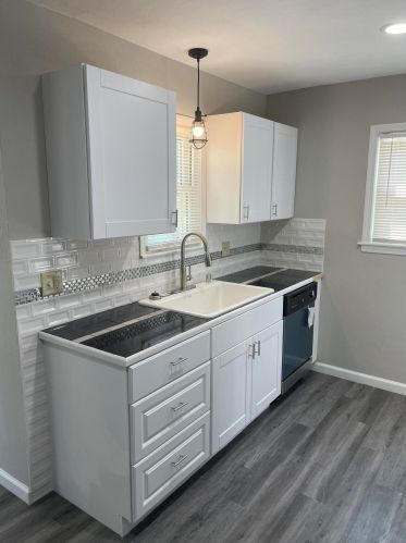 5860 34th St, Milwaukee, WI 53221-4081