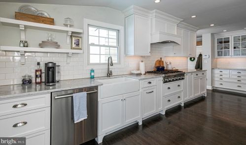 6 Alta Vista Dr, Princeton NJ 08540-7429 exterior