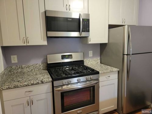 1283 Mulberry Dr, Mahwah NJ  07430-2370 exterior