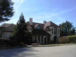 132 Dartmouth St, Newton, MA 02465-2839