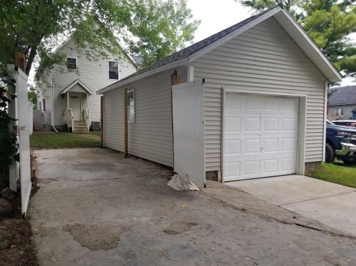 822 Alpine Ave, Grand Rapids, MI 49504-4410