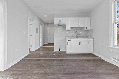 12000 Pr Ave, Chicago IL 60628-6725 exterior