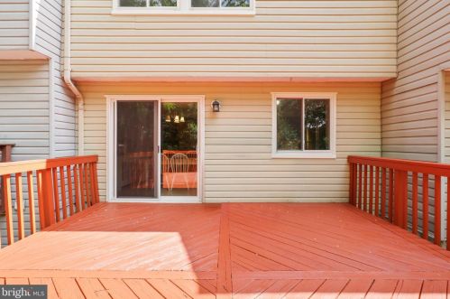 6023 Chicory Pl, Alexandria VA 22310-1795 exterior