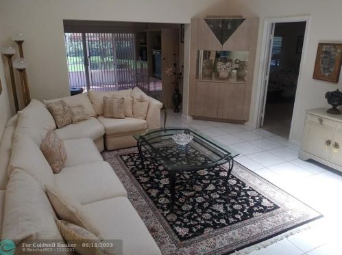 7572 Is Breeze Ter, Boynton Beach FL 33437-5403 exterior