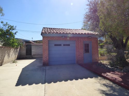 2242 8th St, Tucson AZ  85719-5619 exterior