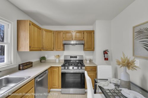 631 Maria St, Jackson Twp NJ  08527-5285 exterior