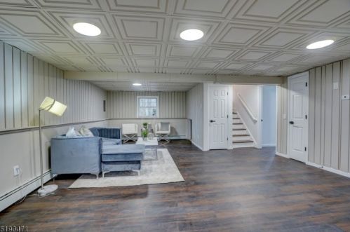 15 Normandy Cir, Hopatcong NJ  07843-1840 exterior