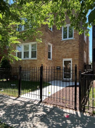 3045 Addison St, Chicago IL  60618-4552 exterior