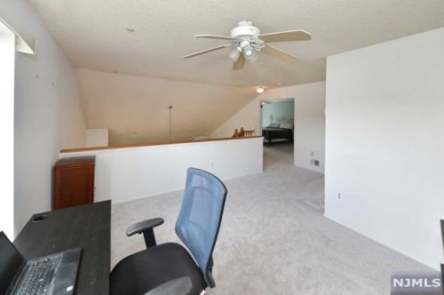 1037 Cambridge Ct, Mahwah NJ 07430-3249 exterior