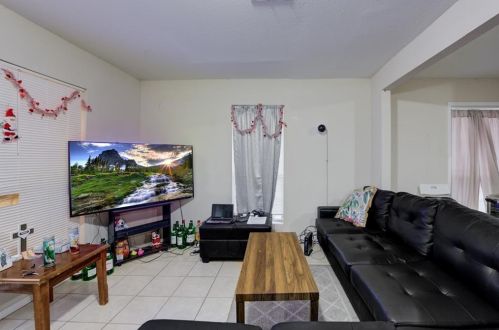 5835 Albert Dr, Humble TX 77396-2002 exterior