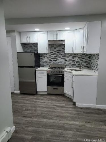 1523 Fielding St, Bronx NY  10469-5903 exterior