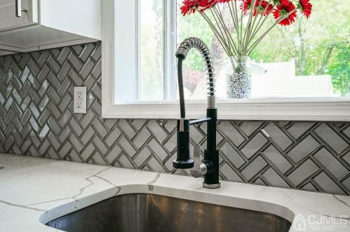 37 Sunrise Rd, Old Bridge NJ  08857-1435 exterior