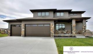 1714 197 St, Omaha NE  68022-6402 exterior