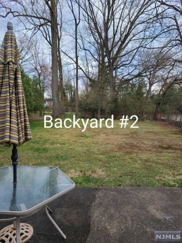 295 Mckinley Ave, N Milford, NJ 07646-1949