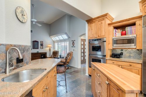 7141 Grey Fox Ln, Tucson AZ  85750-1376 exterior