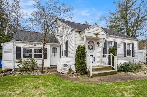 107 Edgemoor Ave, Kalamazoo, MI 49001-4246