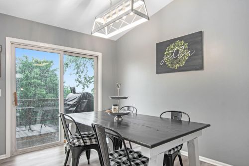 340 Riverwood Dr, Middlevle MI  49333-9092 exterior