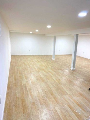 131 2 St, Huntington Station NY 11746-1409 exterior