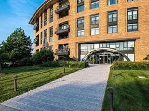 2400 Beacon St, Boston MA exterior