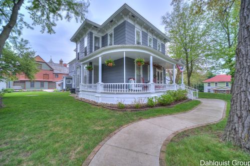 523 Clay Ave, Meskegon MI 49440-1002 exterior