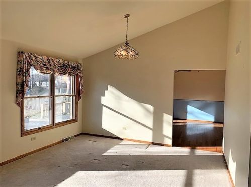 1114 Rosewood St, Joliet IL 60404-9412 exterior