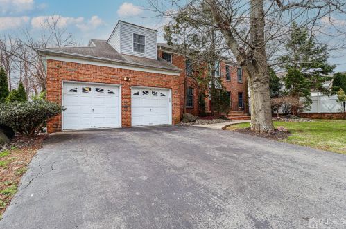 11 Freeman St, Edison, NJ 08820-3922