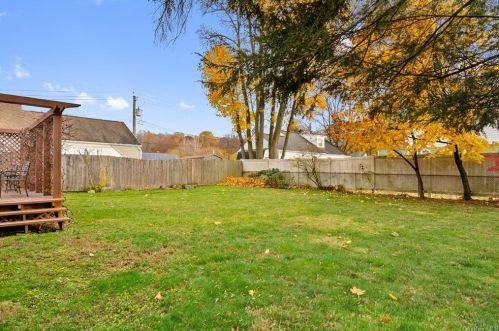 935 Lyman Ave, Peekskill NY 10566-1828 exterior