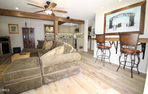 3715 Sunset Ln, Oxnard CA 93035-4133 exterior