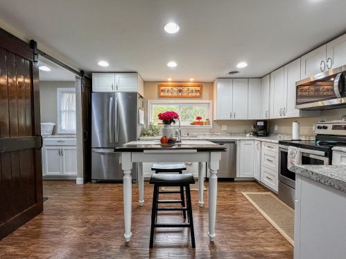 28985 Middle Xing Rd, Dowagiac MI 49047-8204 exterior