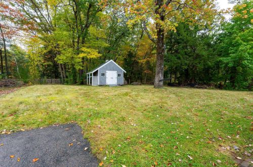 51 Logging Hill Rd, Concord NH  03304-3722 exterior