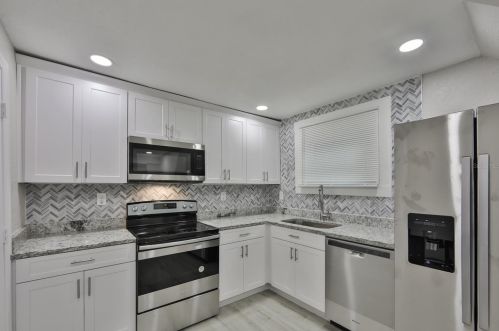 1021 Columbus Dr, Tampa FL 33605-3334 exterior