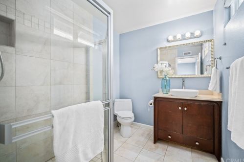 1871 Bryan Ave, Tustin CA 92780-4703 exterior