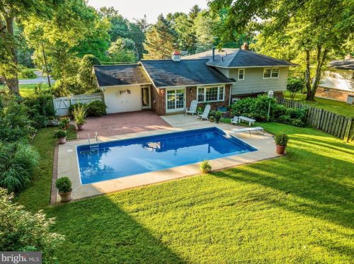 7641 Miller Fall Rd, Rockville MD 20855-1165 exterior