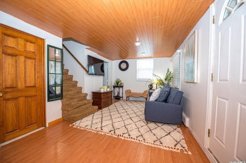 55 Kelsey Ave, Huntington Station NY 11746-1109 exterior