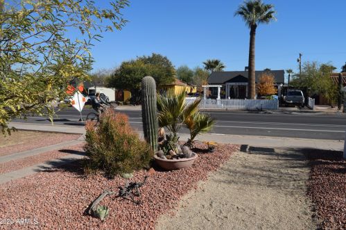 2214 12 St, Phoenix AZ 85086-8481 exterior