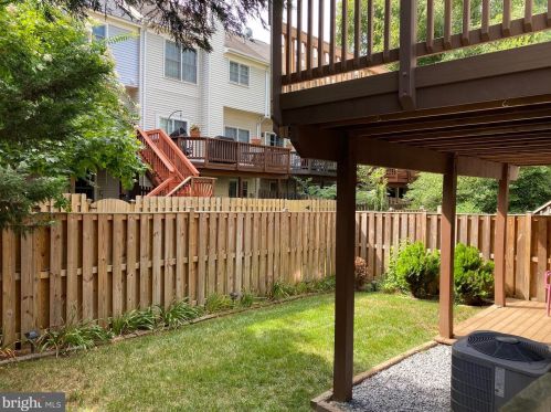 5817 Appleford Dr, Alexandria VA  22315-5625 exterior