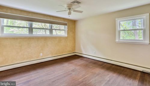 12908 Circle Dr, Rockville MD 20850-3717 exterior