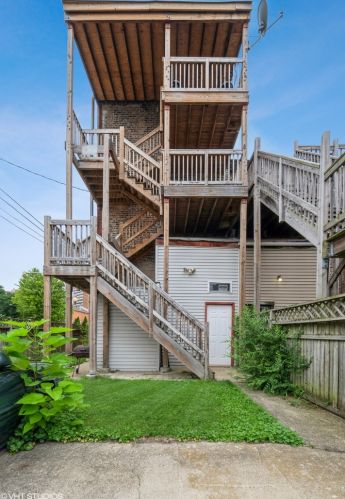 4200 Calumet Ave, Chicago IL 60653-2614 exterior