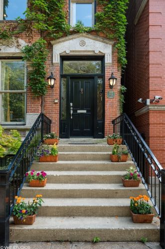 455 Webster Ave, Chicago IL 60614-3708 exterior