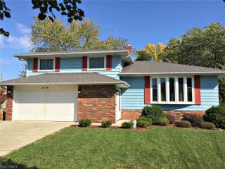2746 Bowmen Ln, Cleveland, OH 44134-5615
