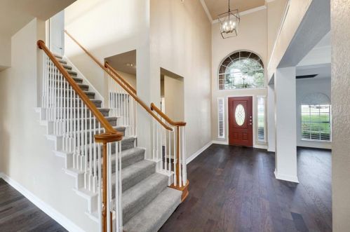 10453 Ember Glen Dr, Austin TX  78726-1390 exterior