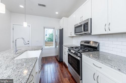 1646 5th St, Philadelphia PA  19122-1208 exterior