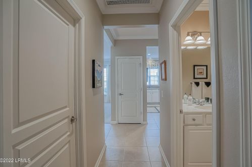 27 Crescent Creek Dr, Bluffton SC 29909-6211 exterior